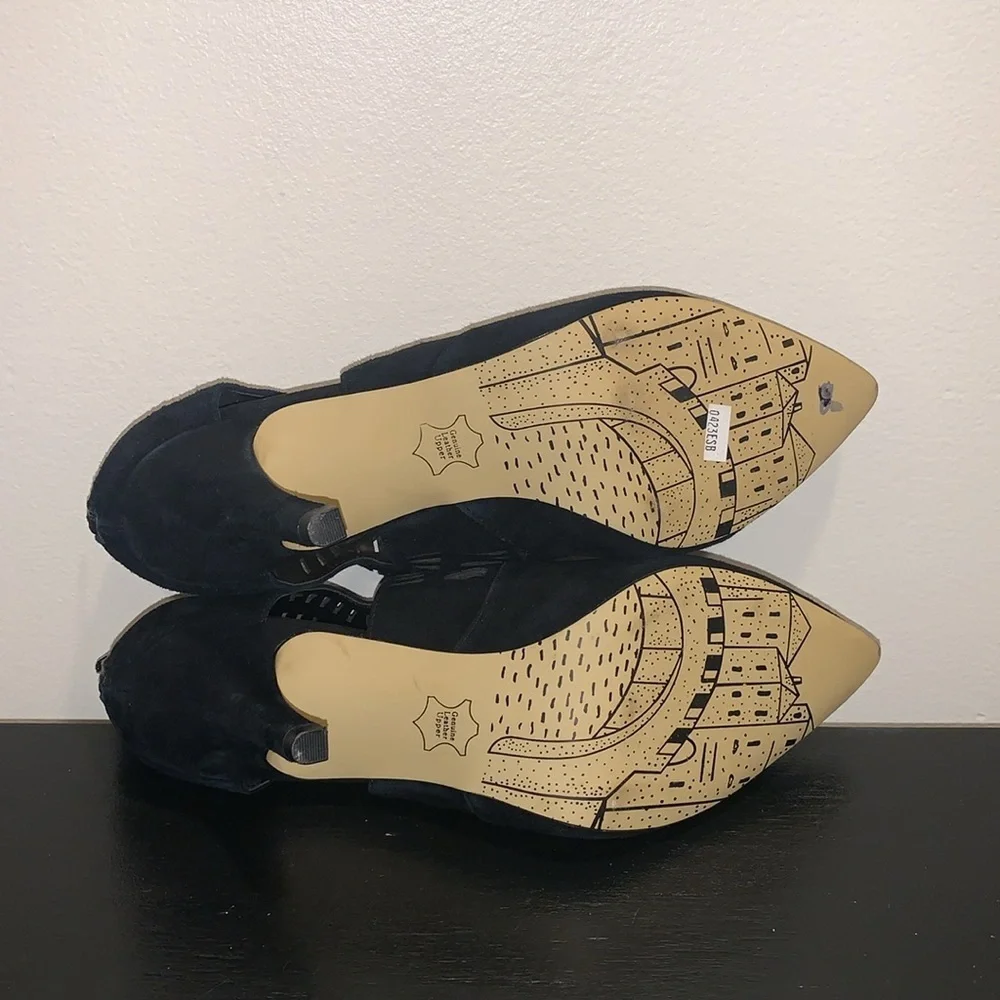 Bella Vita Dani dress shootie with cutouts womens Pump. Size 9 Wide.